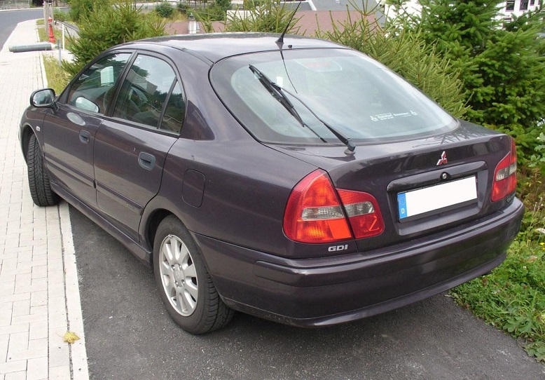 Mitsubishi Carisma liftback