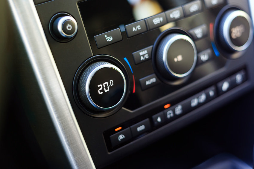 jak korzystać z klimatyzacji w samochodzie