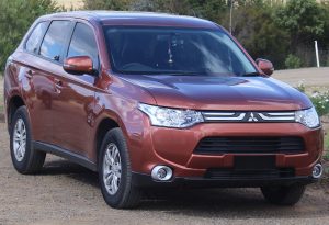 Jakim samochodem jest Mitsubishi Outlander III?